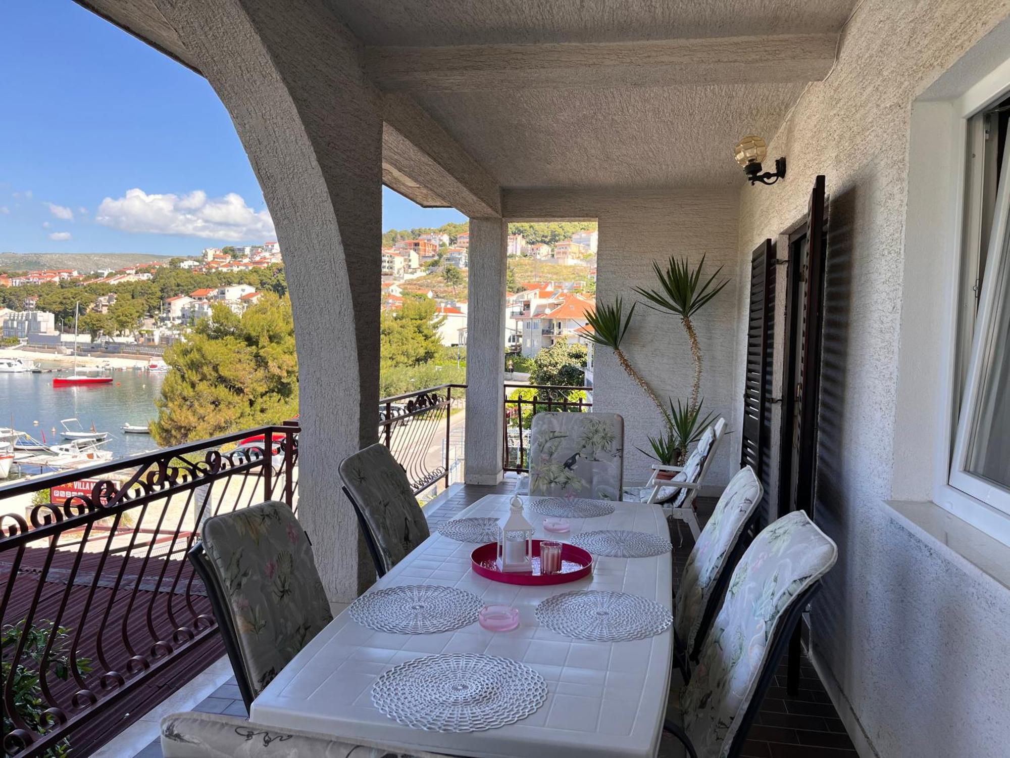 Apartments Villa Mirella 20 M From The Sea - Free Parking Trogir Exterior photo