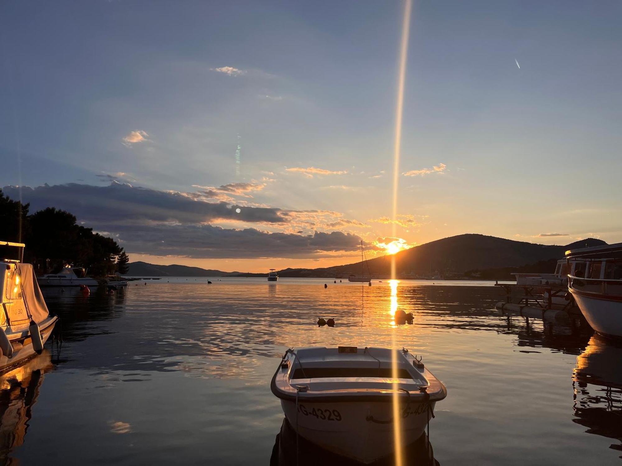 Apartments Villa Mirella 20 M From The Sea - Free Parking Trogir Exterior photo