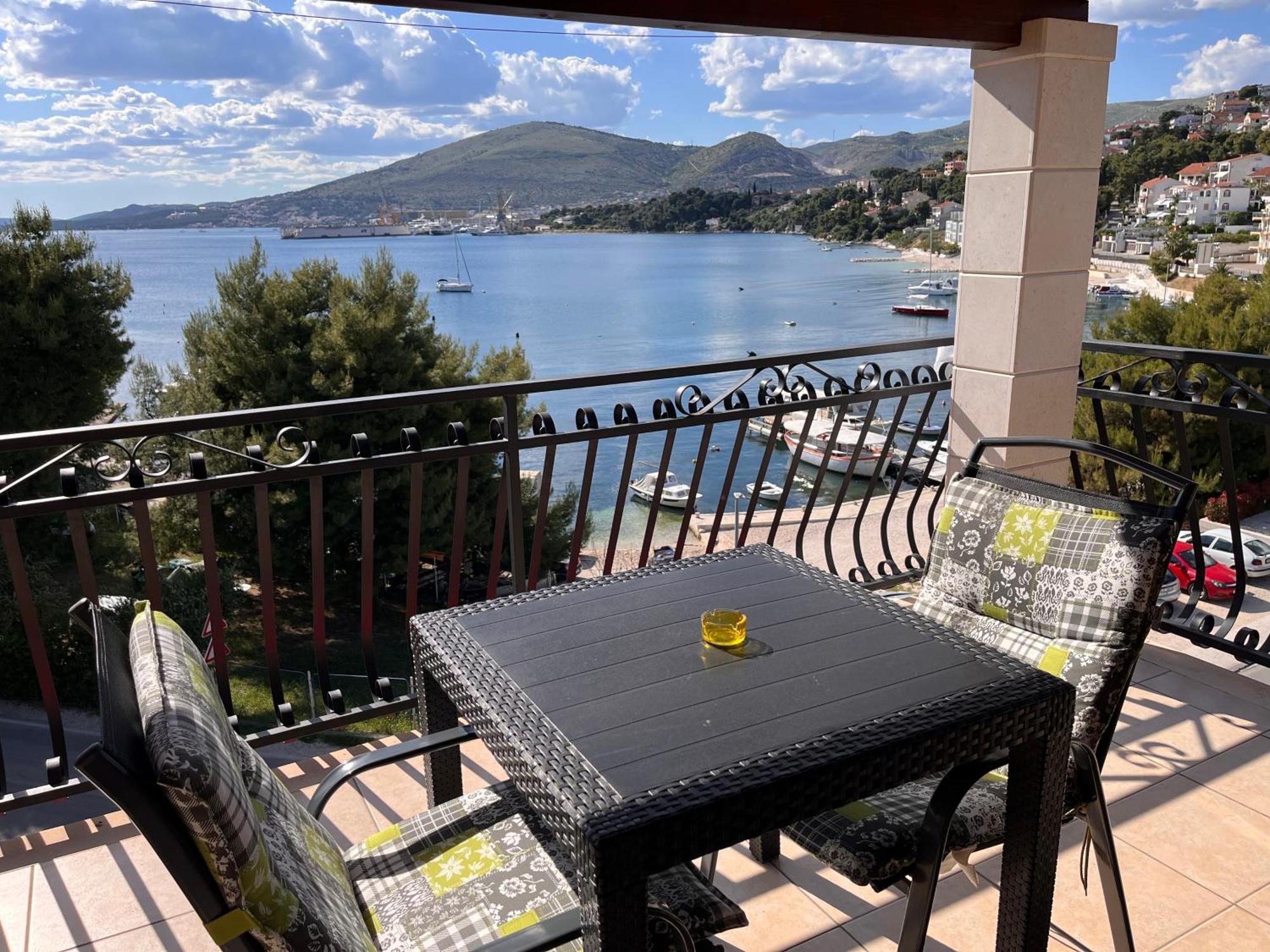 Apartments Villa Mirella 20 M From The Sea - Free Parking Trogir Exterior photo