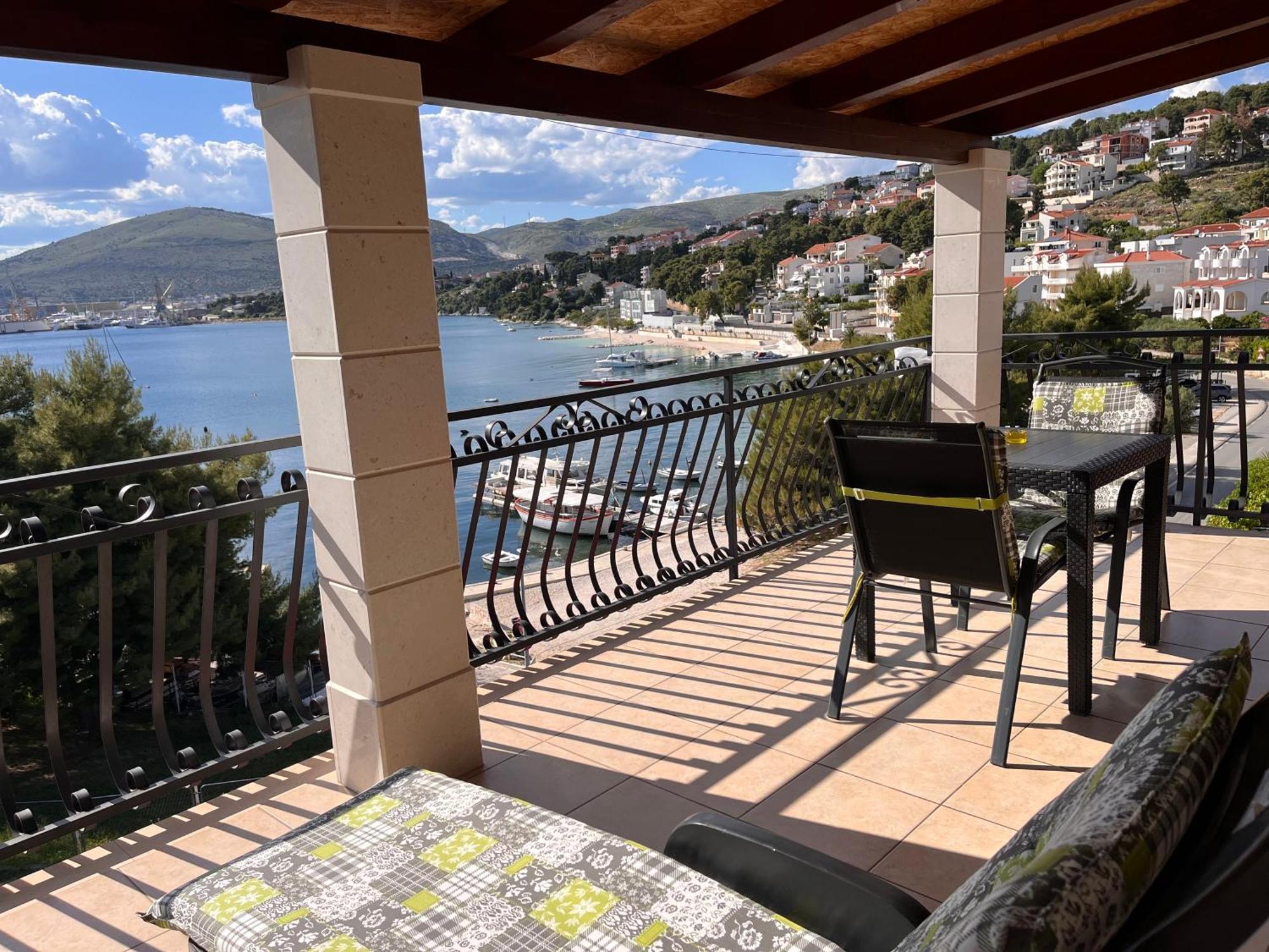 Apartments Villa Mirella 20 M From The Sea - Free Parking Trogir Exterior photo
