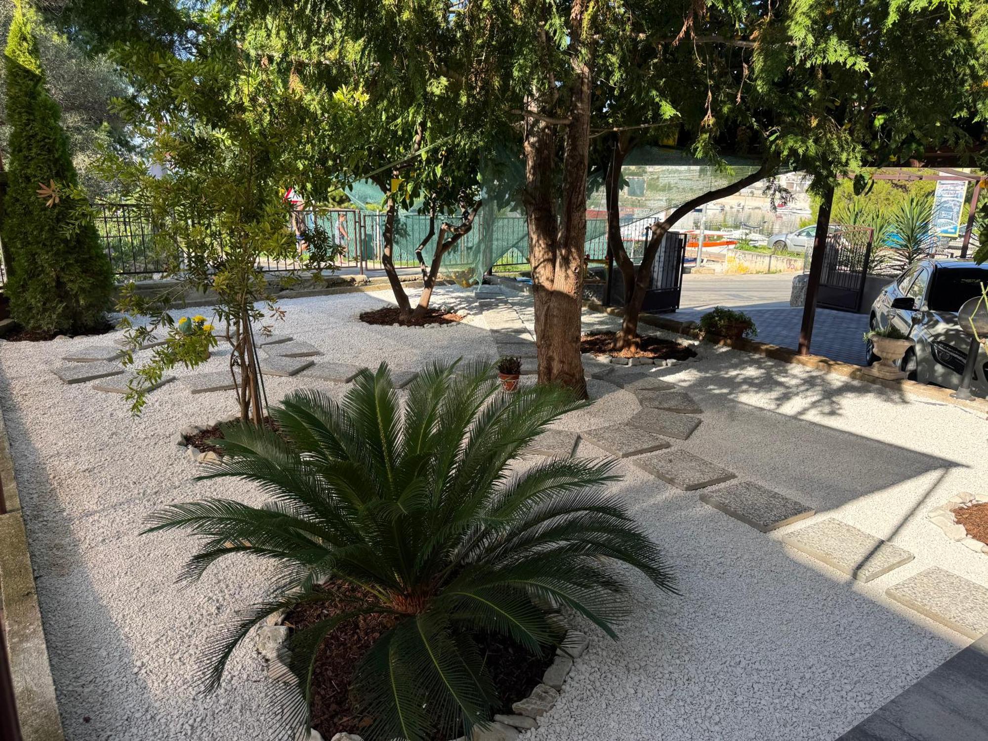 Apartments Villa Mirella 20 M From The Sea - Free Parking Trogir Exterior photo